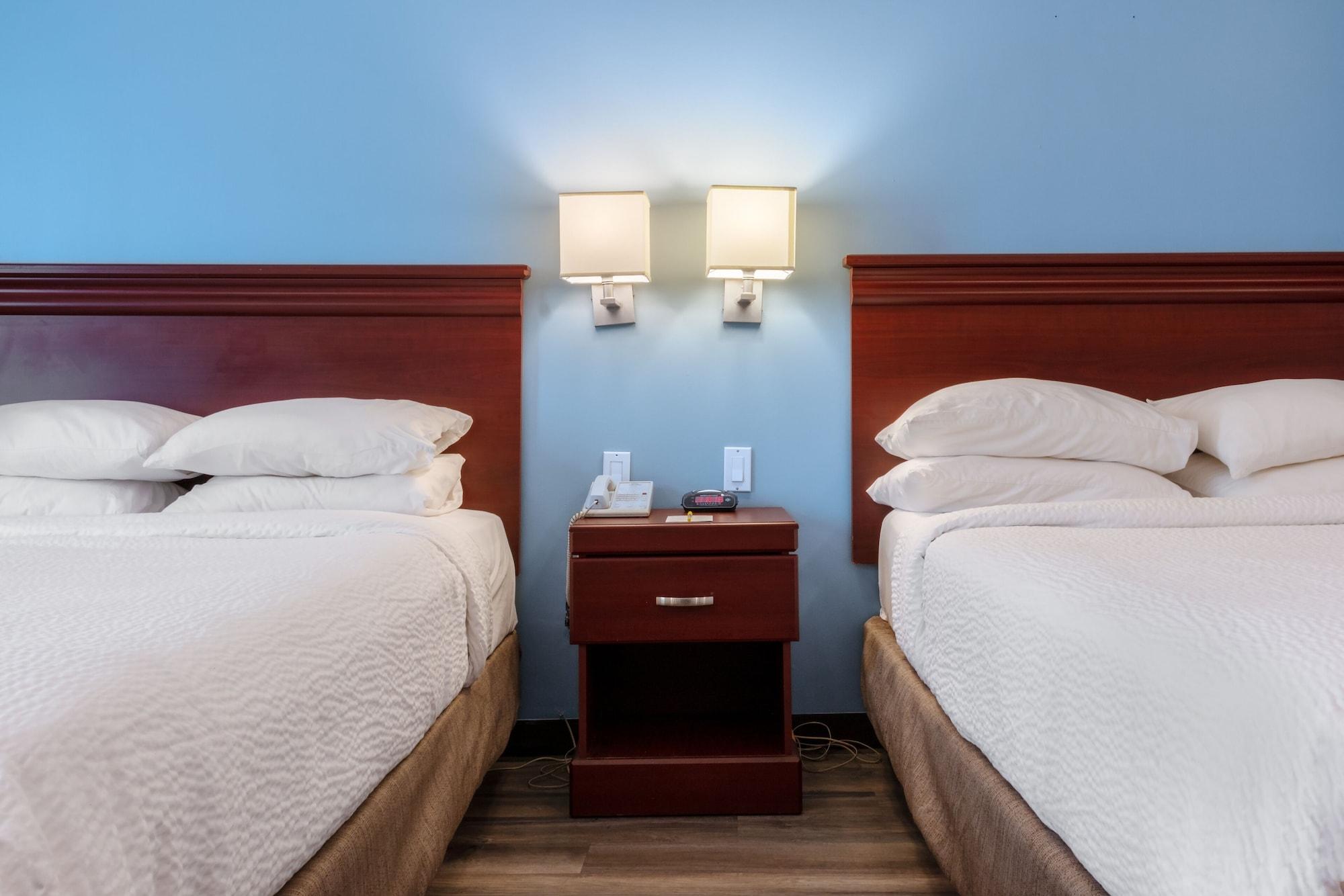 Days Inn By Wyndham Hamilton - Downtown Екстер'єр фото