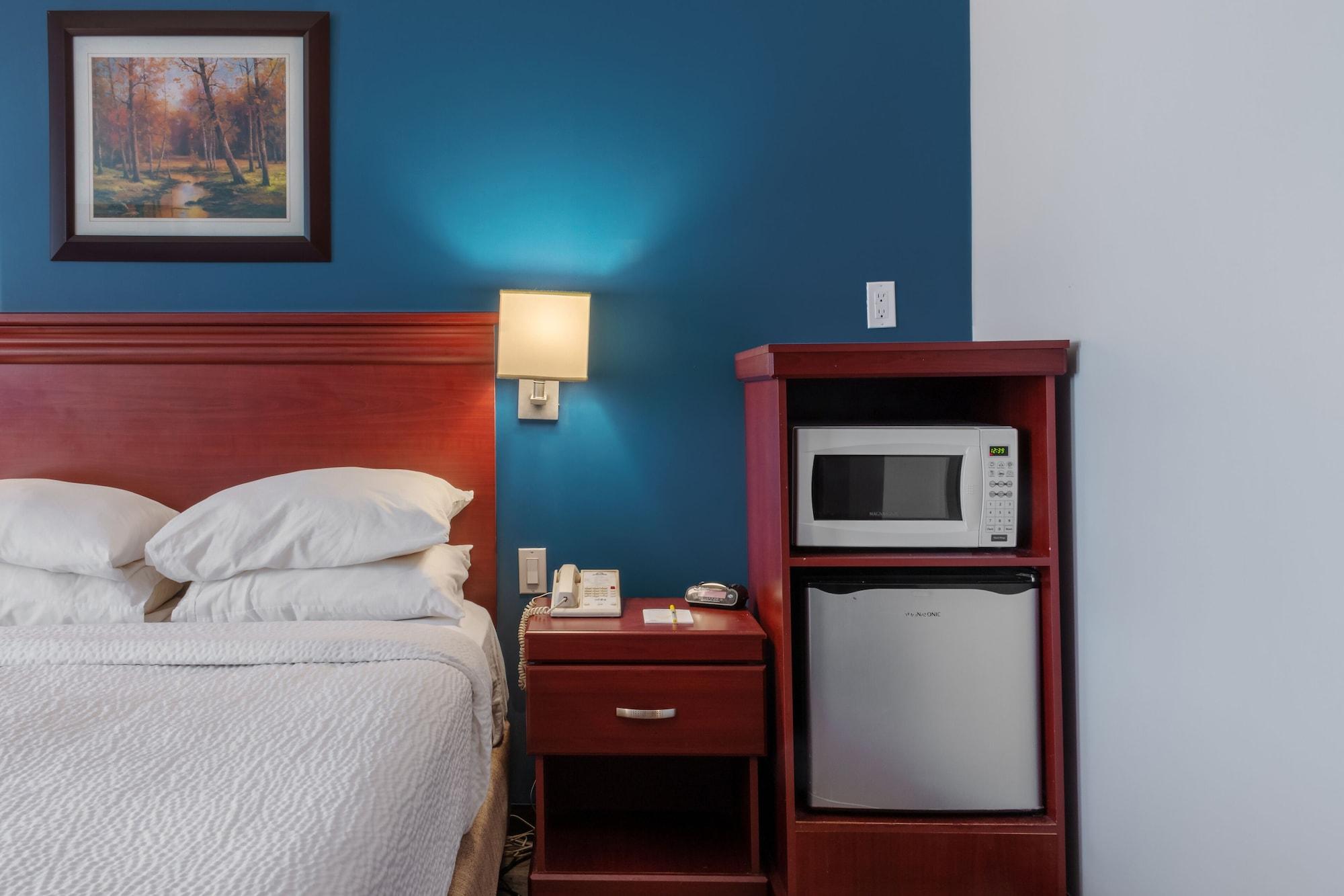 Days Inn By Wyndham Hamilton - Downtown Екстер'єр фото