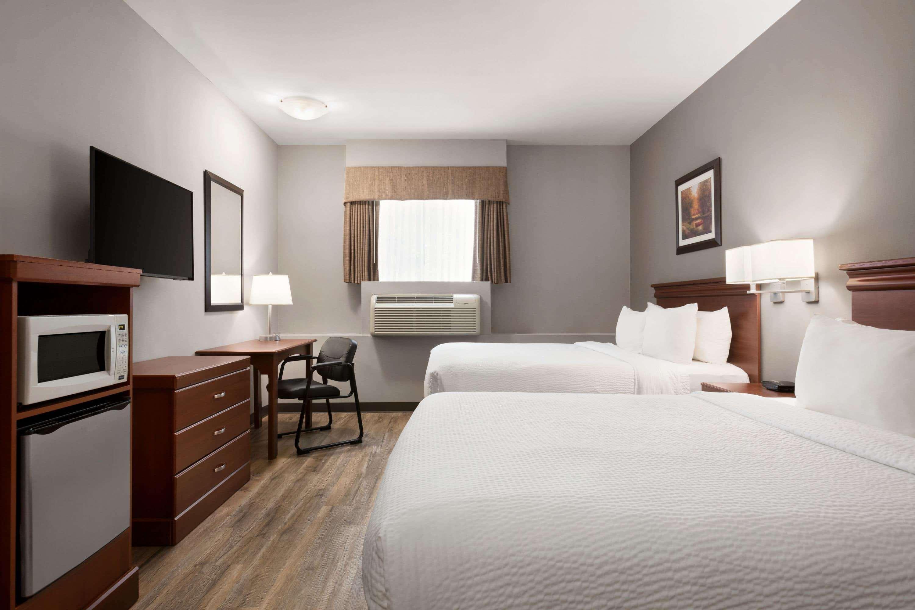 Days Inn By Wyndham Hamilton - Downtown Екстер'єр фото