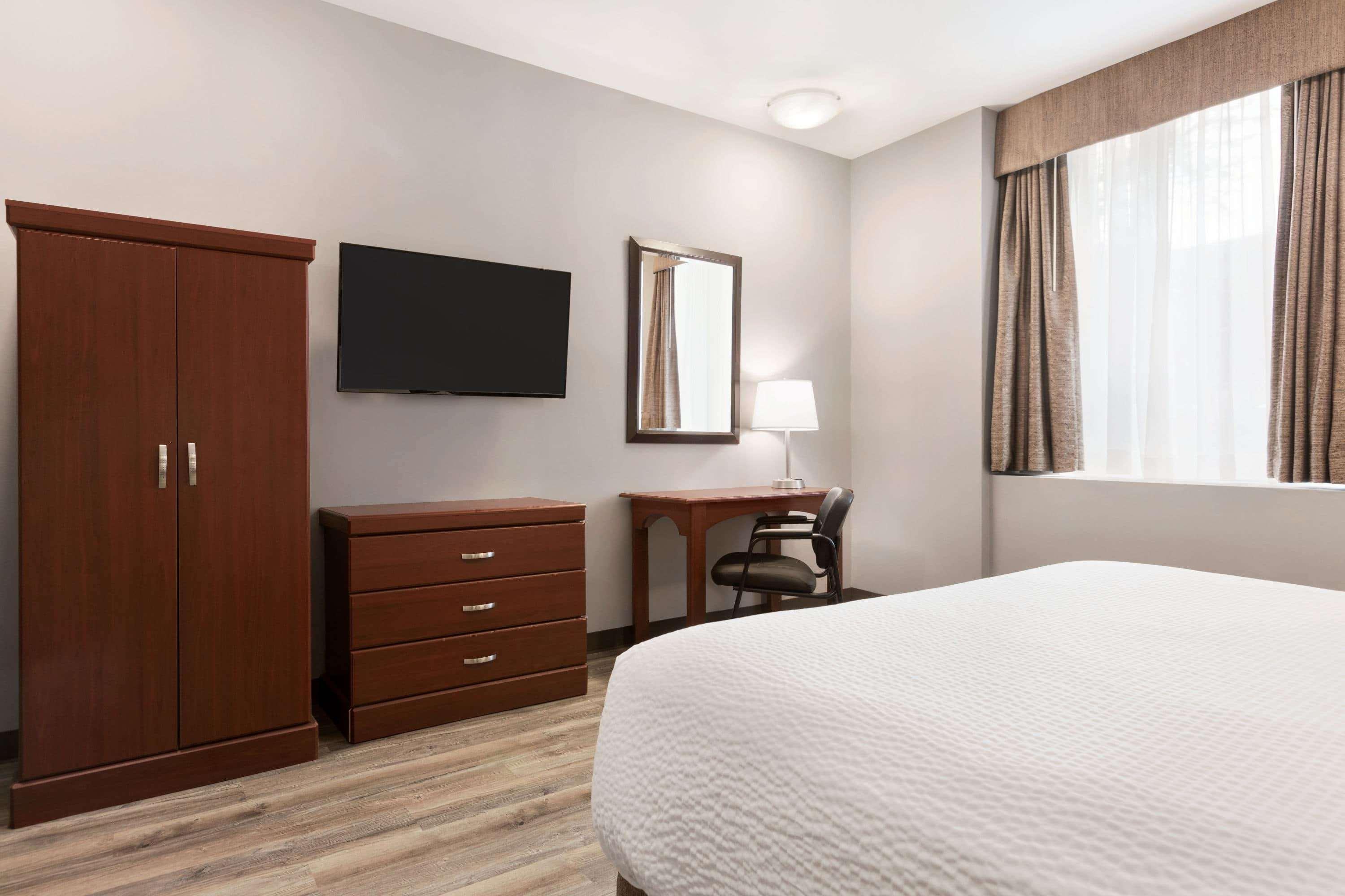Days Inn By Wyndham Hamilton - Downtown Екстер'єр фото