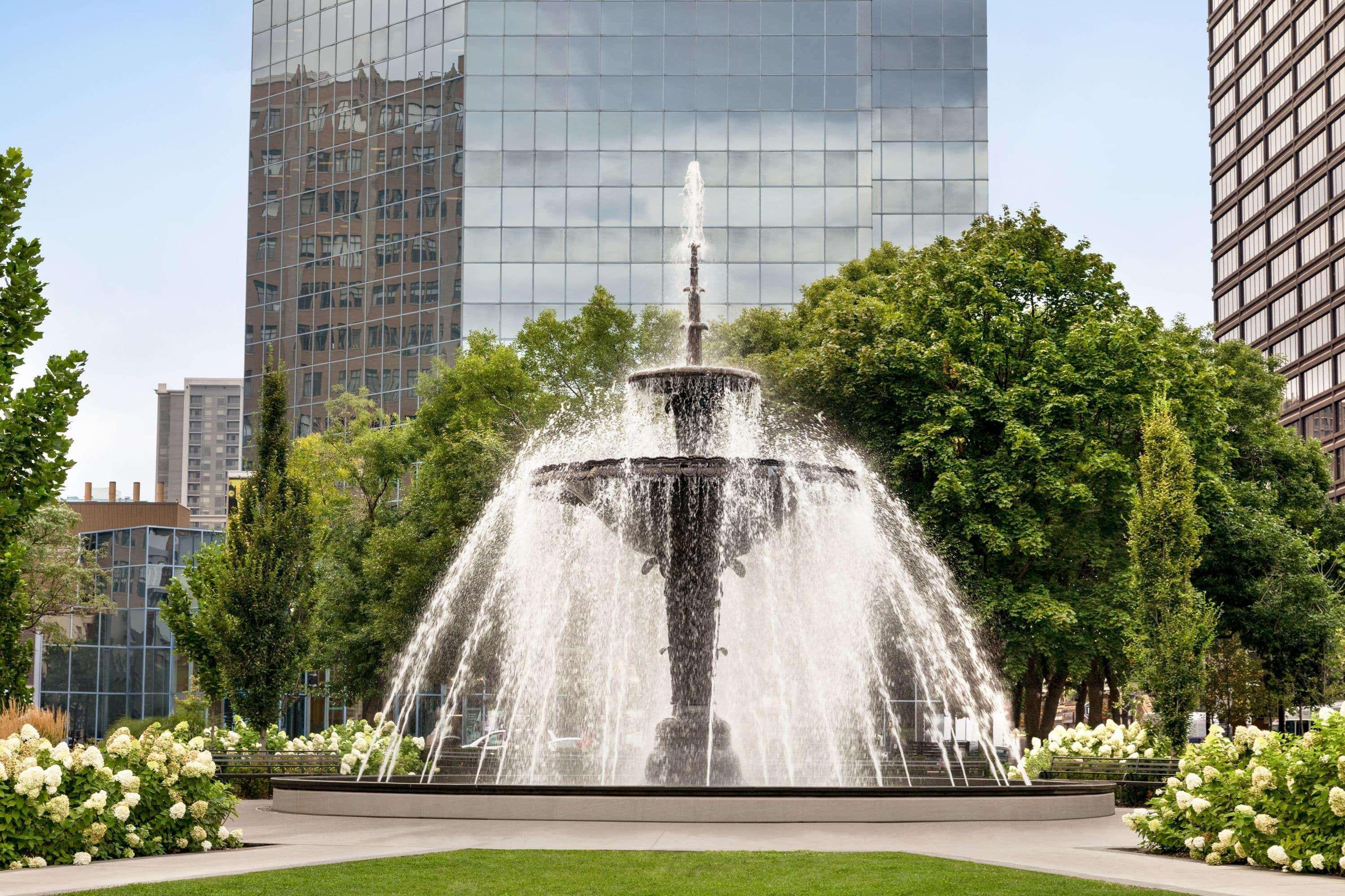 Days Inn By Wyndham Hamilton - Downtown Екстер'єр фото
