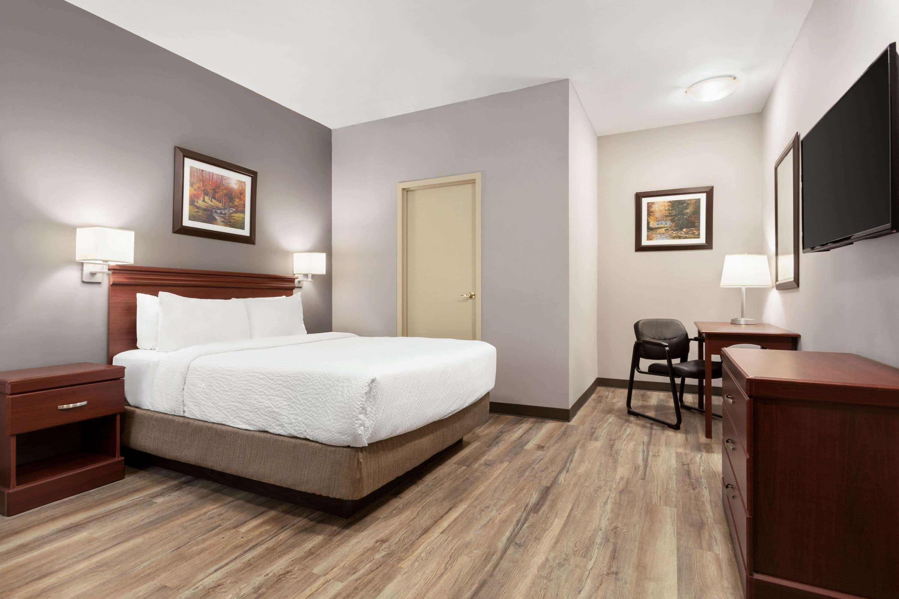 Days Inn By Wyndham Hamilton - Downtown Екстер'єр фото